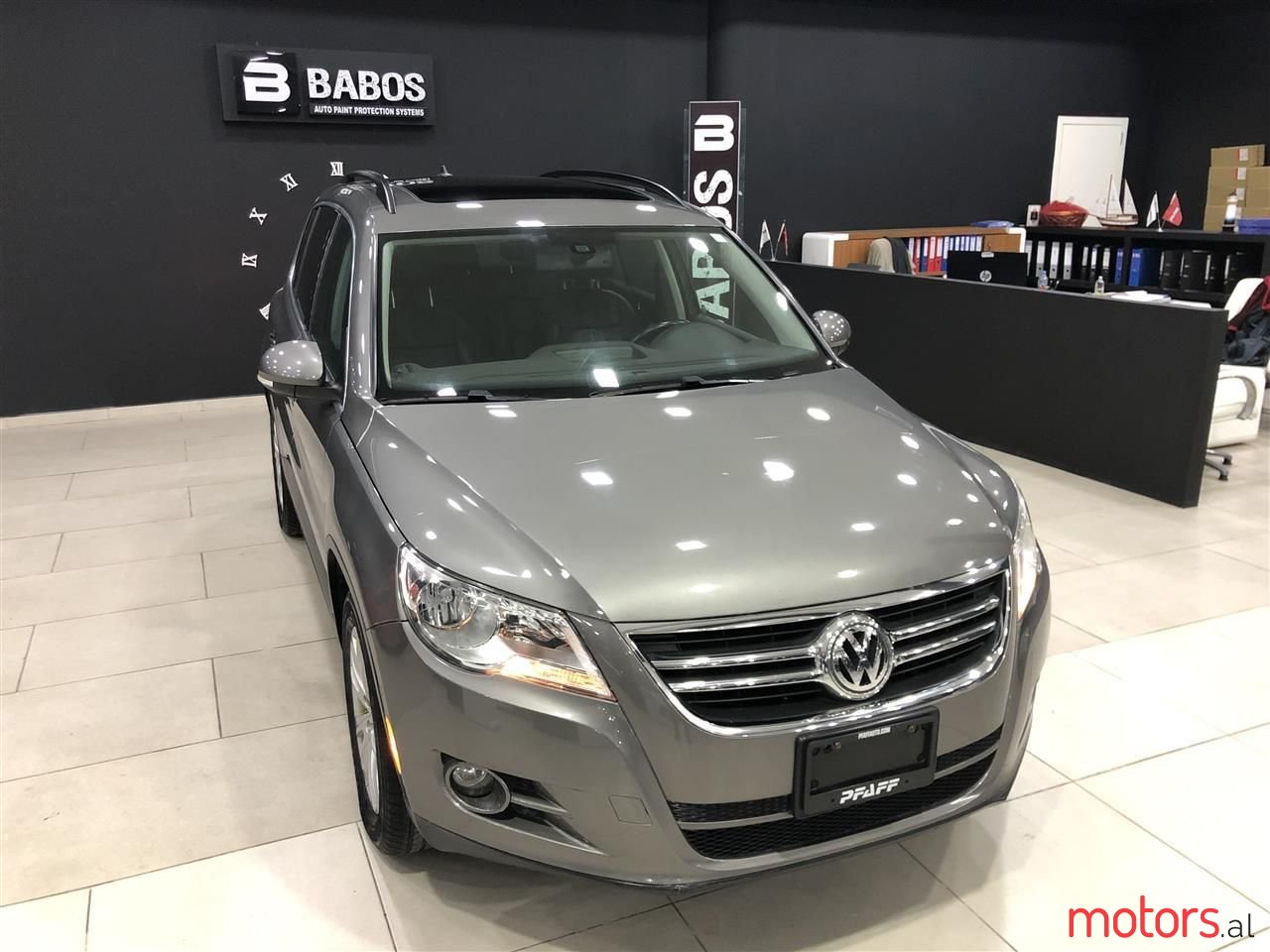 2010' Volkswagen Tiguan photo #1