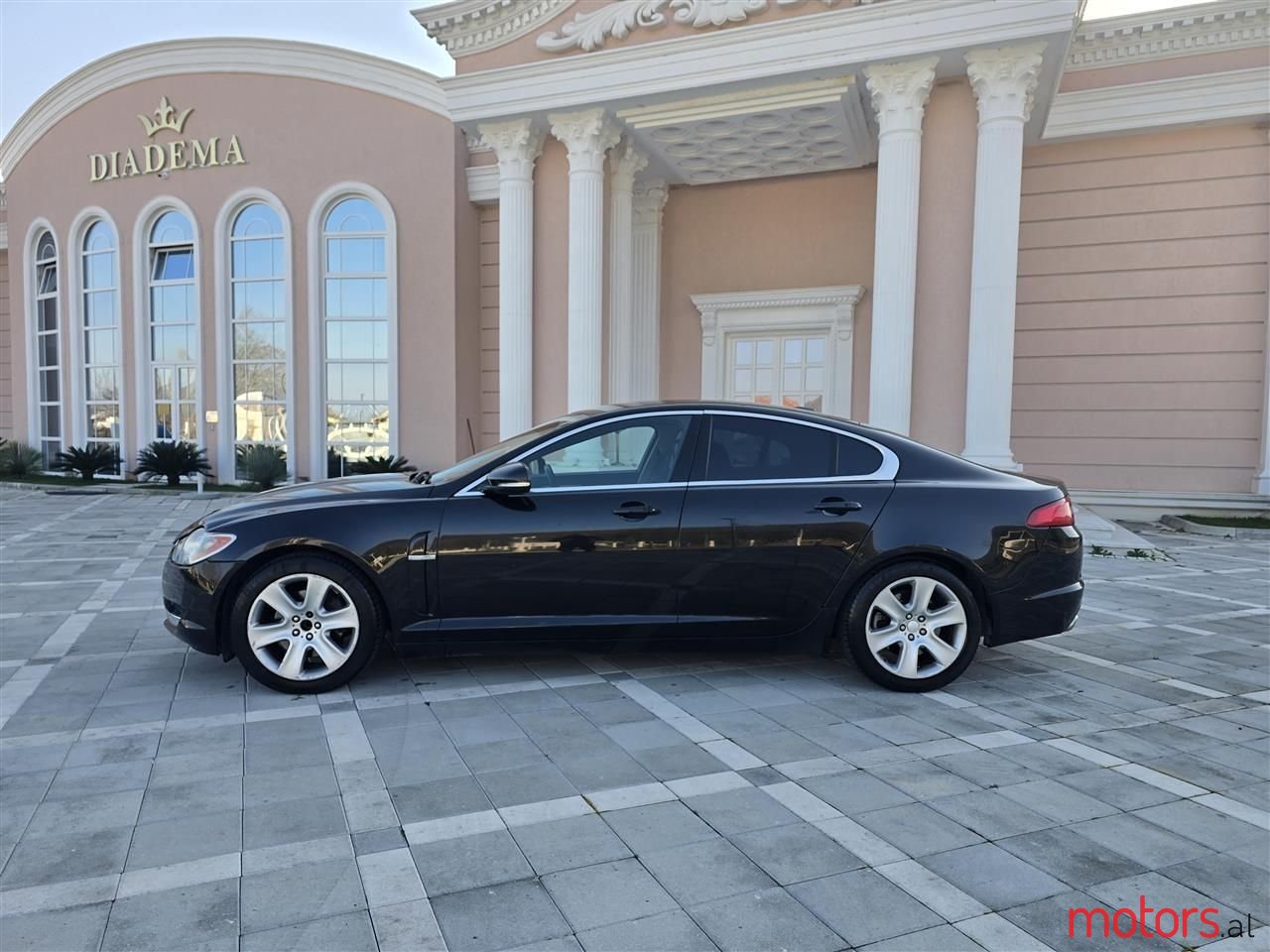 2010' Jaguar XF photo #5