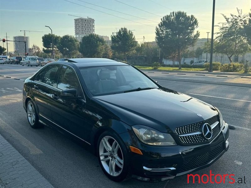 2012' Mercedes-Benz C 300 photo #6