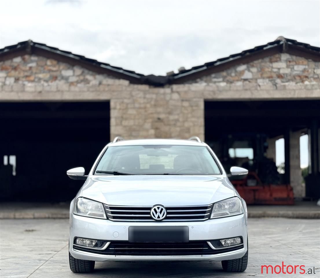 2015' Volkswagen Passat photo #1