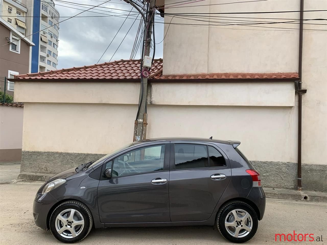 2010' Toyota Yaris photo #6