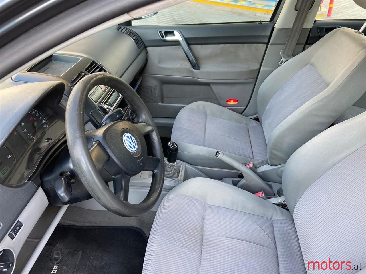 2004' Volkswagen Polo photo #4