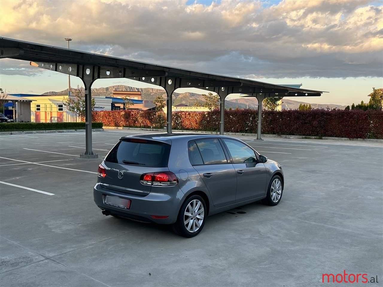 2009' Volkswagen Golf photo #6