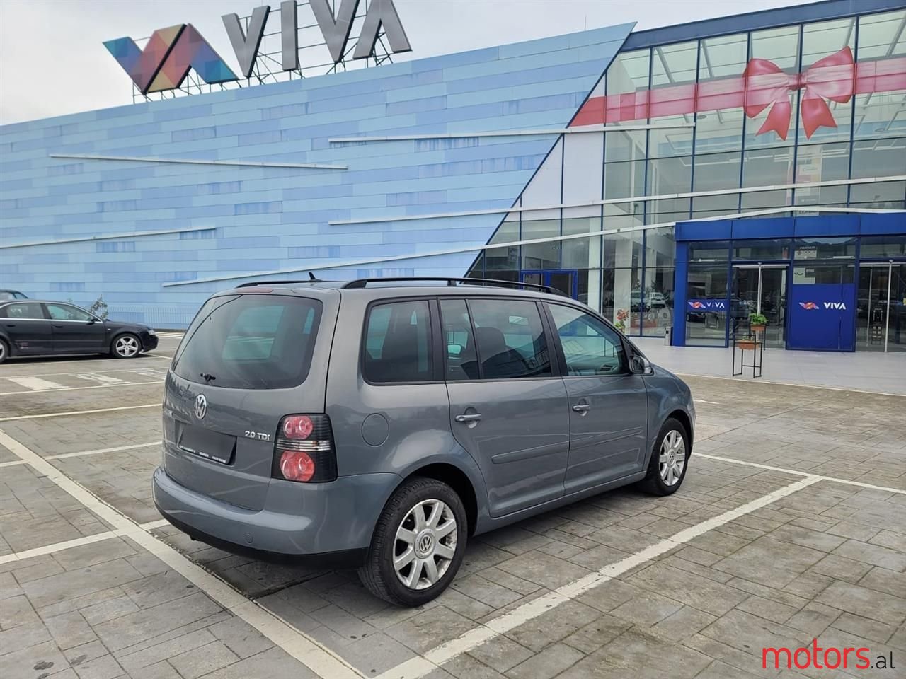 2006' Volkswagen Touran photo #6