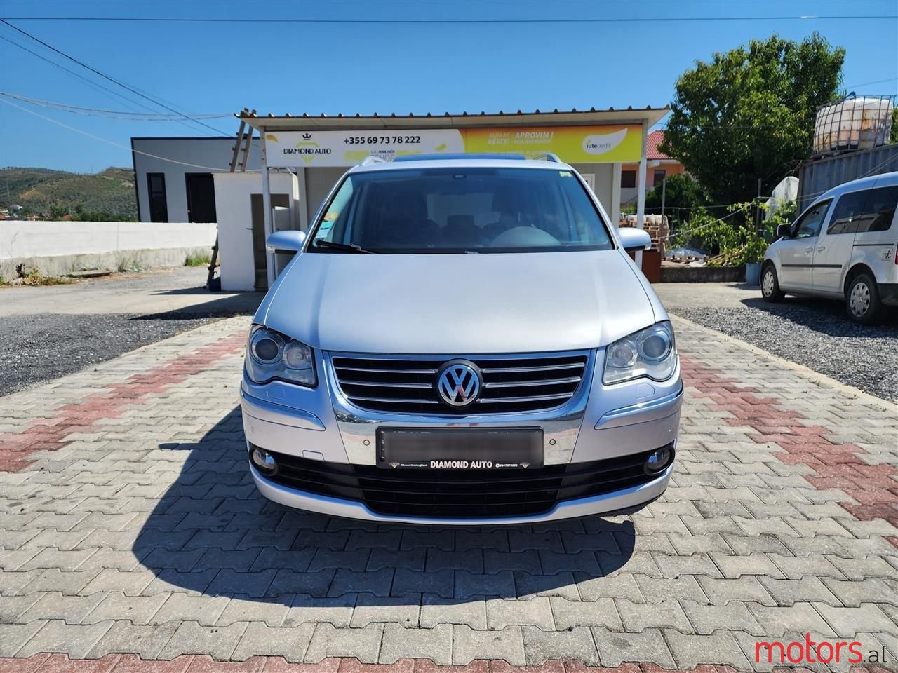 2008' Volkswagen Touran photo #3