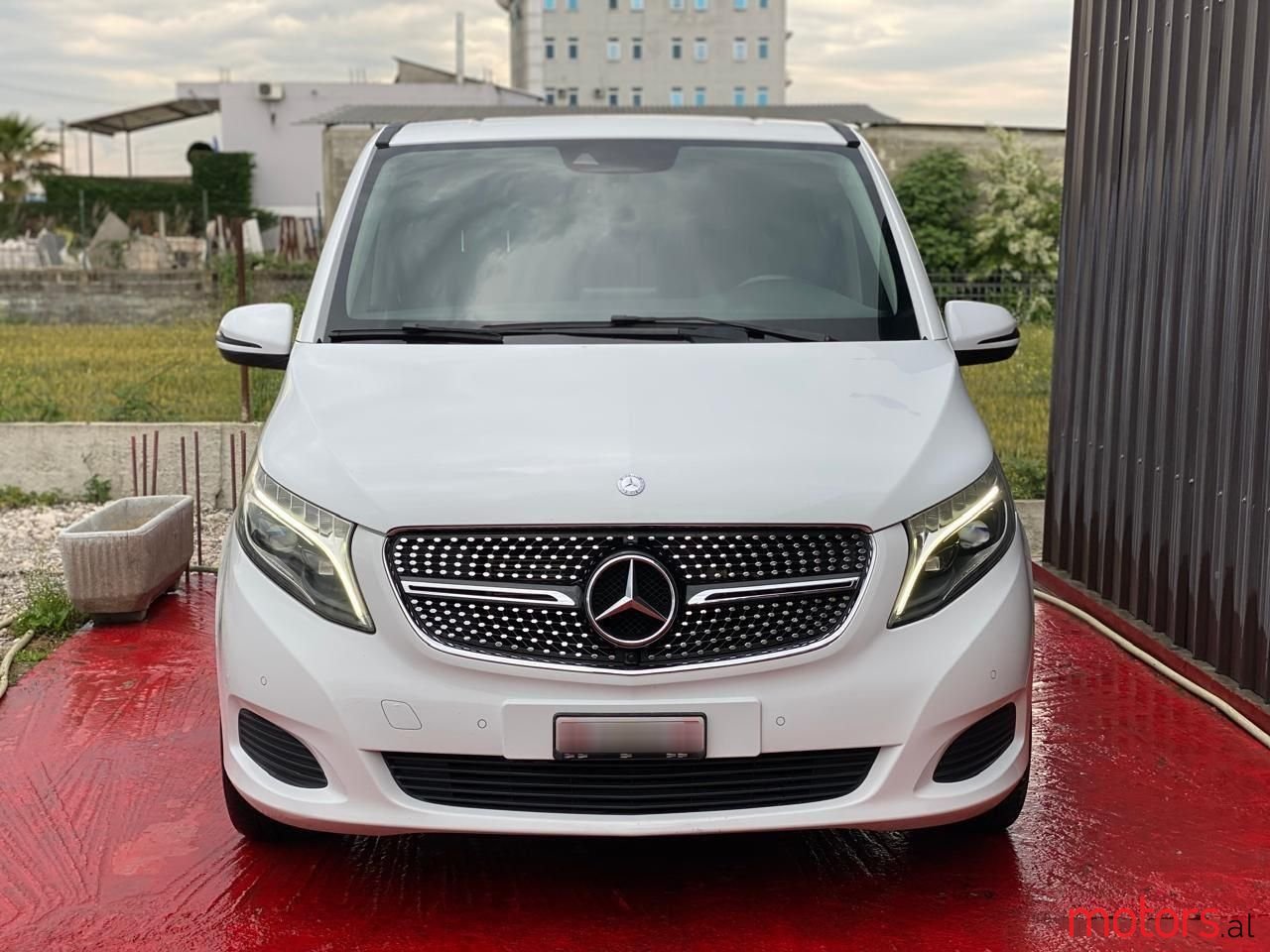 2015' Mercedes-Benz V 250 photo #3