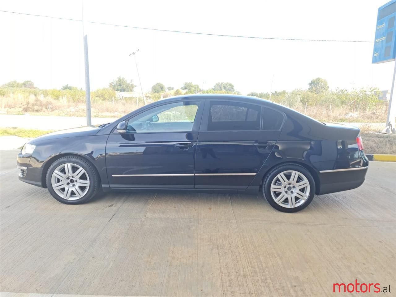 2006' Volkswagen Passat photo #5