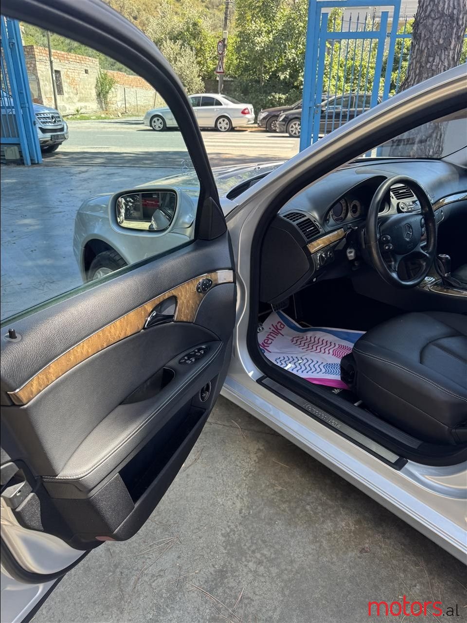 2007' Mercedes-Benz E 280 photo #4
