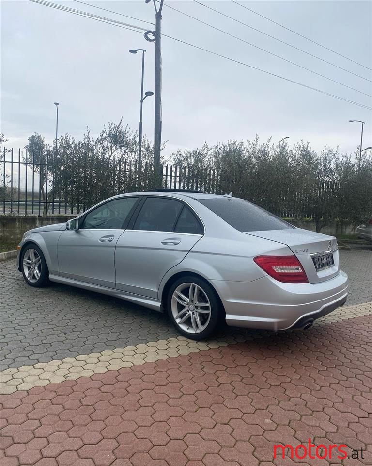 2012' Mercedes-Benz C 300 photo #2