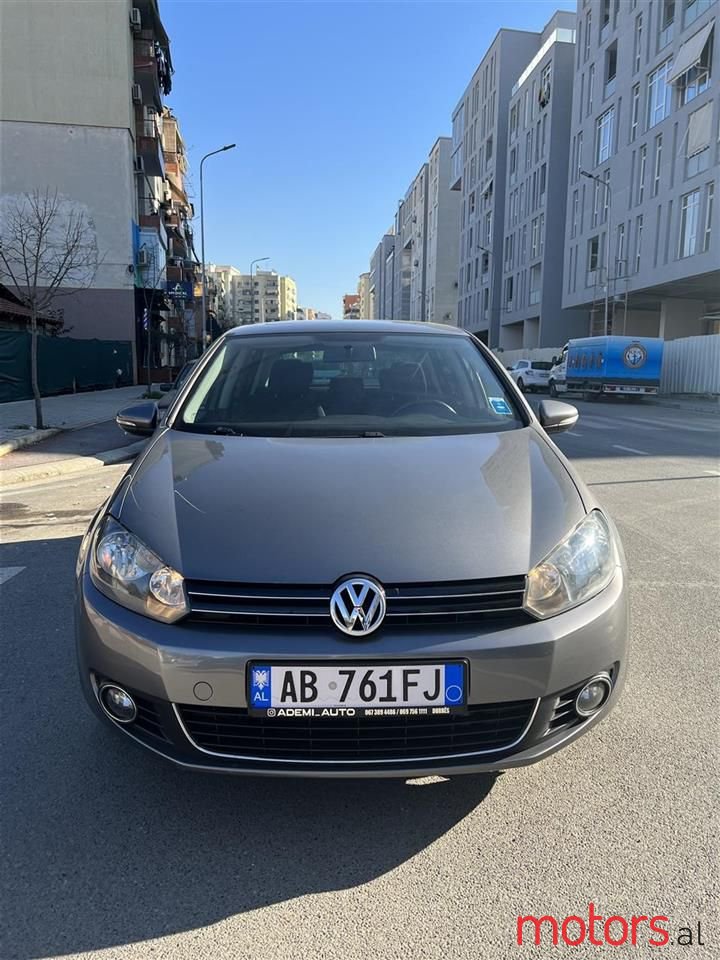 2010' Volkswagen Golf photo #3