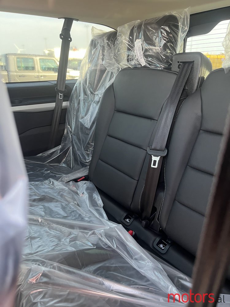 2023' Peugeot Traveller photo #7