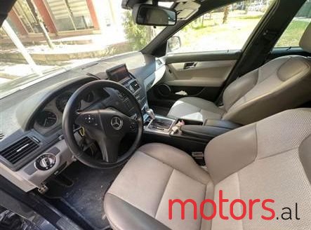 2008' Mercedes-Benz 220 photo #6