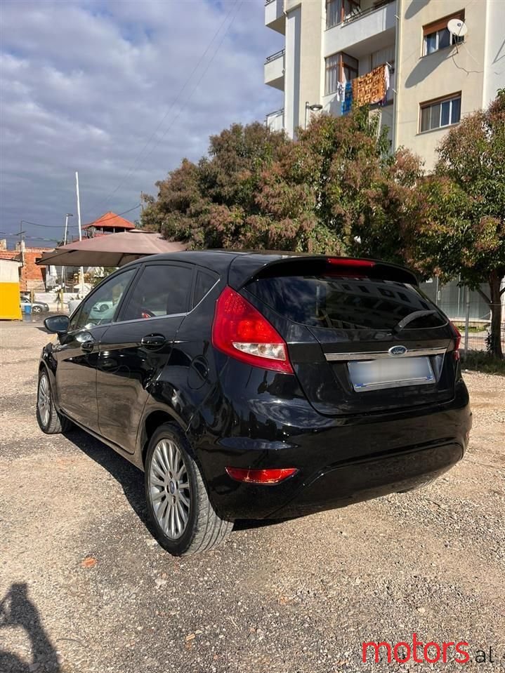 2011' Ford Fiesta photo #2