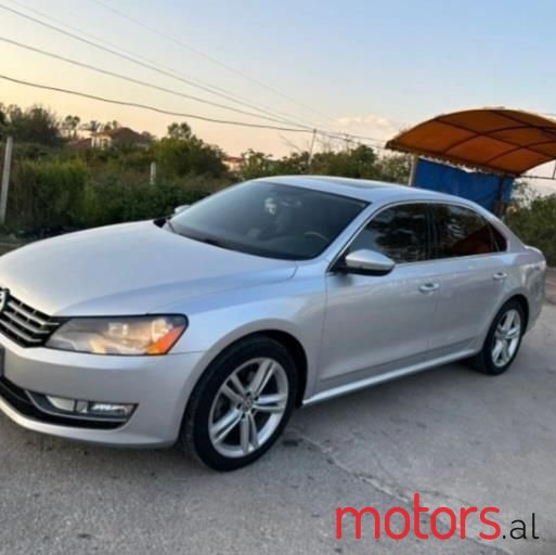 2013' Volkswagen Passat photo #6
