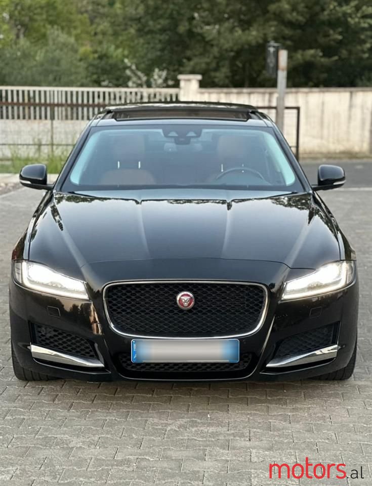 2015' Jaguar XF photo #1
