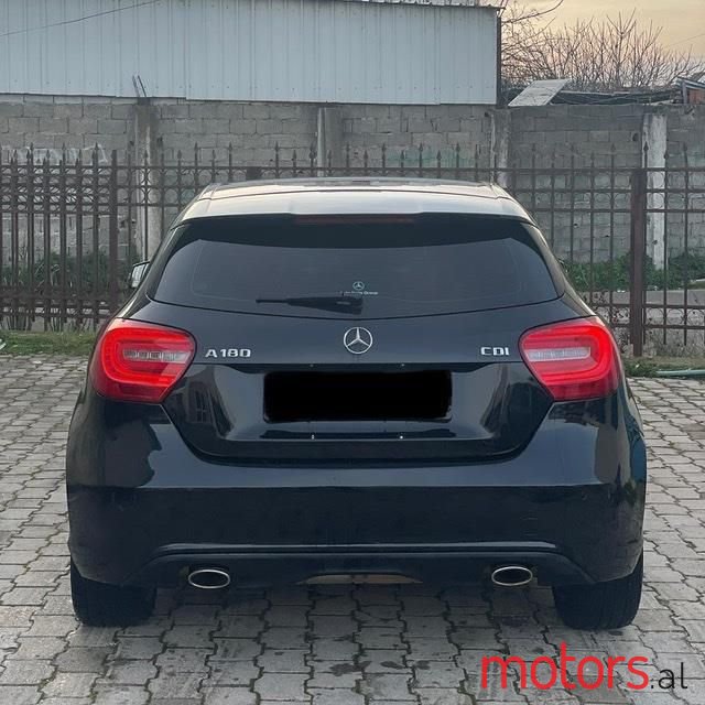 2013' Mercedes-Benz A 180 photo #4