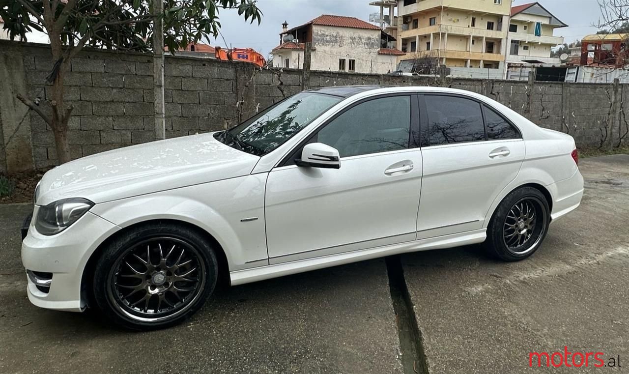 2012' Mercedes-Benz C 220 photo #2