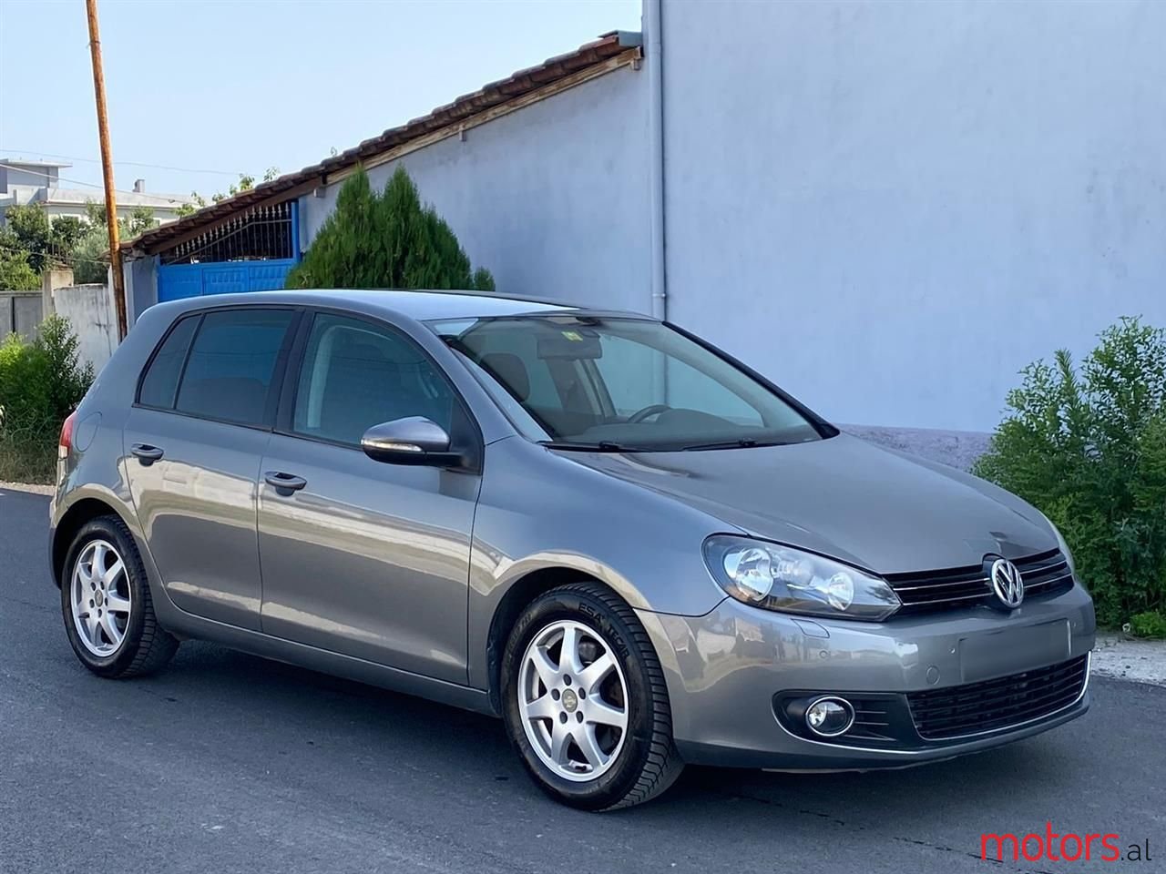 2009' Volkswagen Golf photo #1