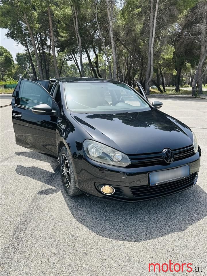 2010' Volkswagen Golf photo #5