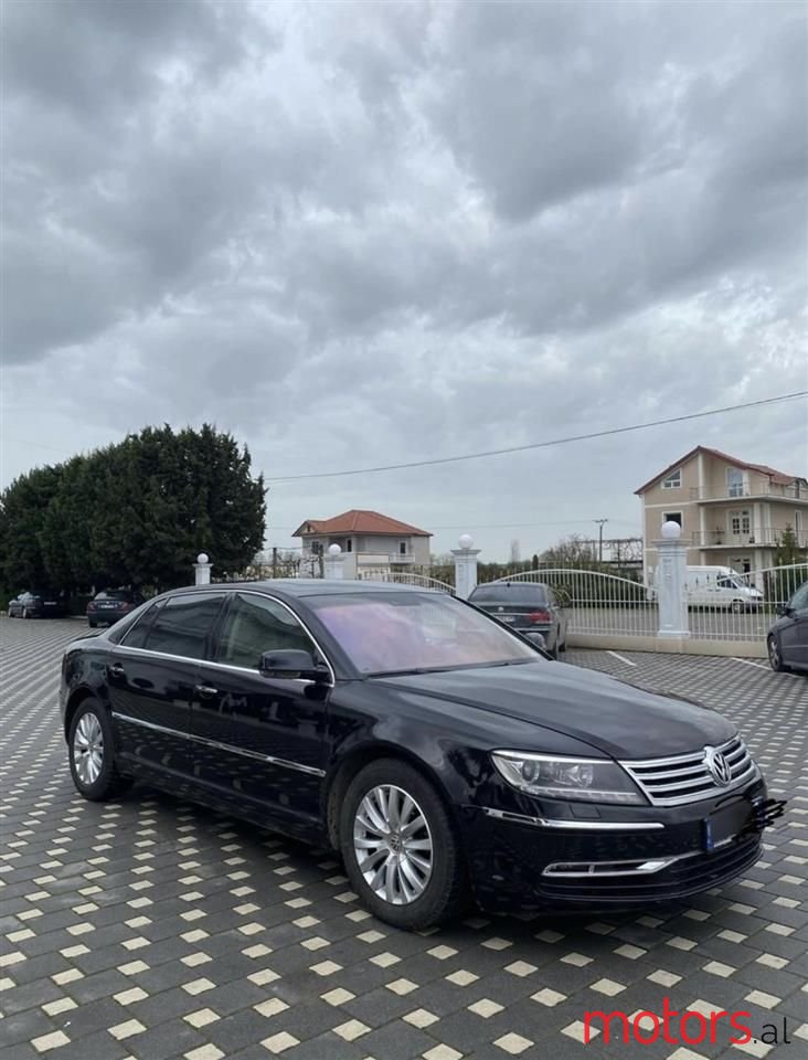 2012' Volkswagen Phaeton photo #4