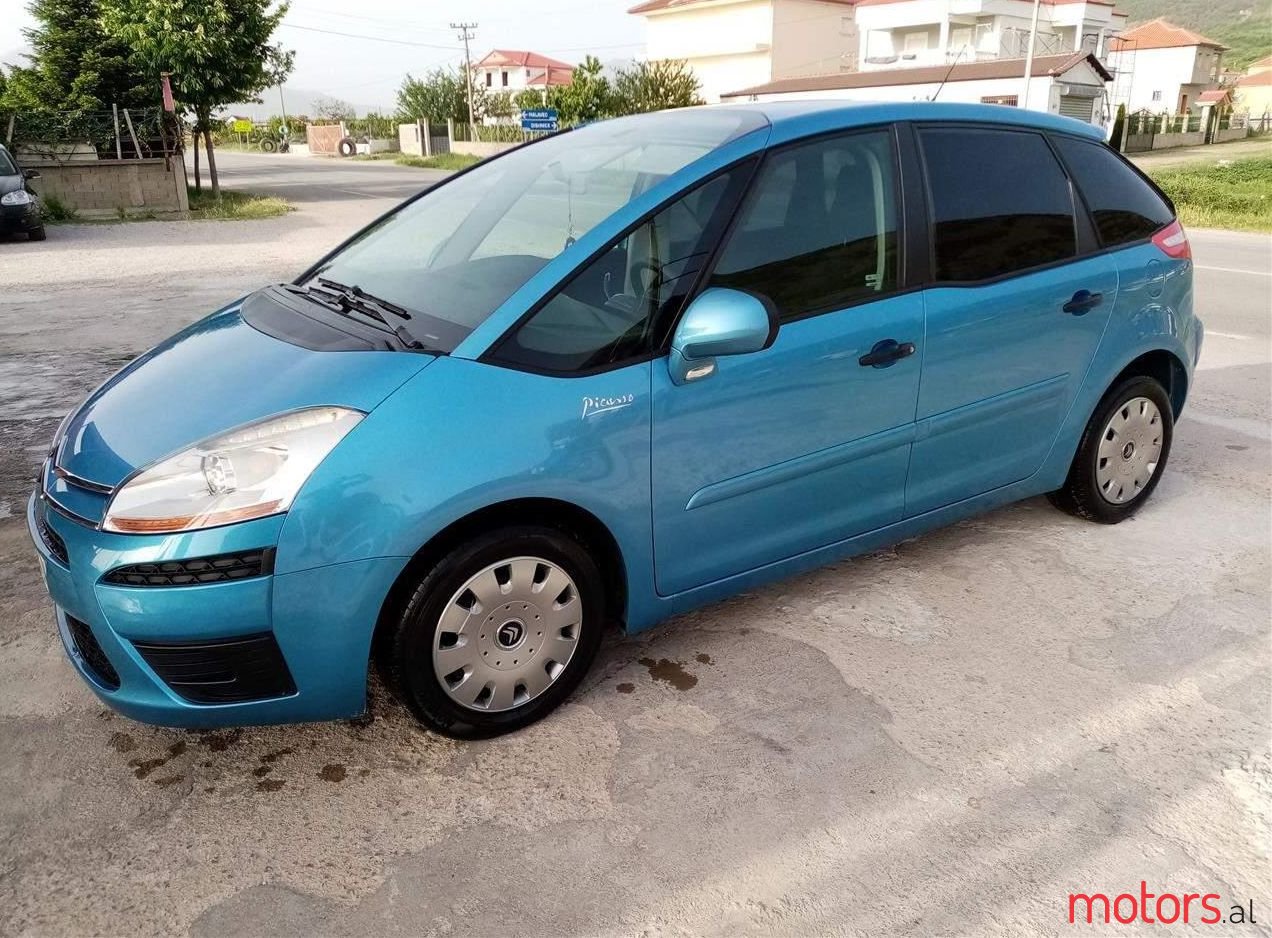 2008' Citroen C4 photo #1