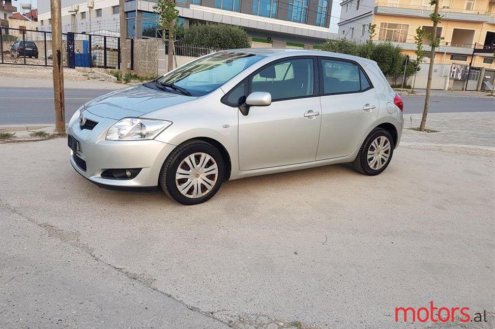 2009' Toyota Auris photo #1