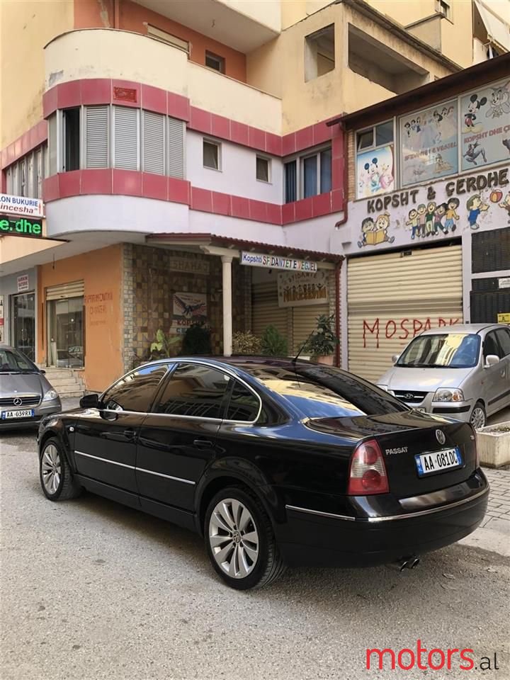 2003' Volkswagen Passat photo #5