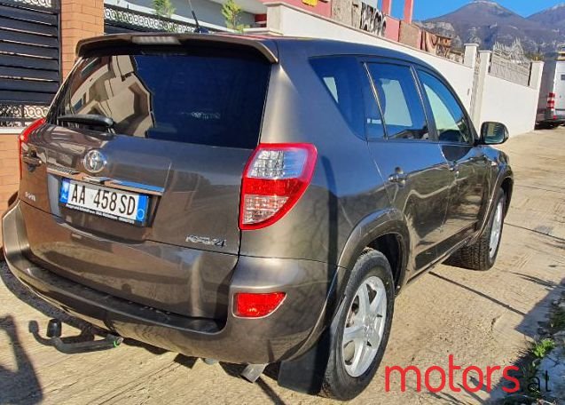 2011' Toyota RAV4 photo #2