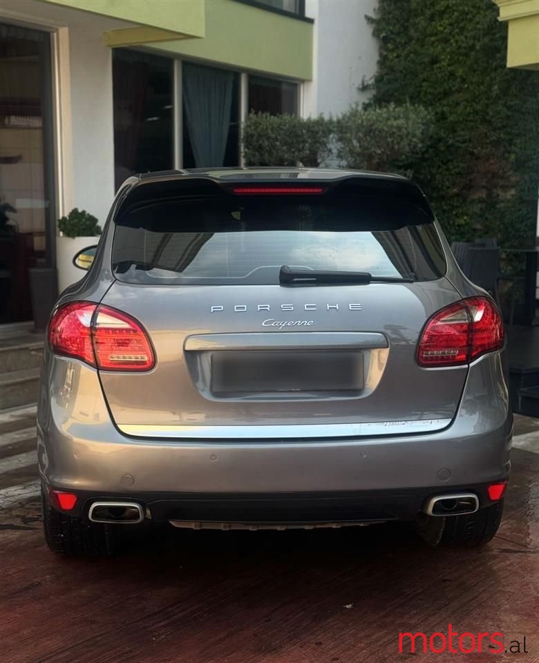 2012' Porsche Cayenne photo #3