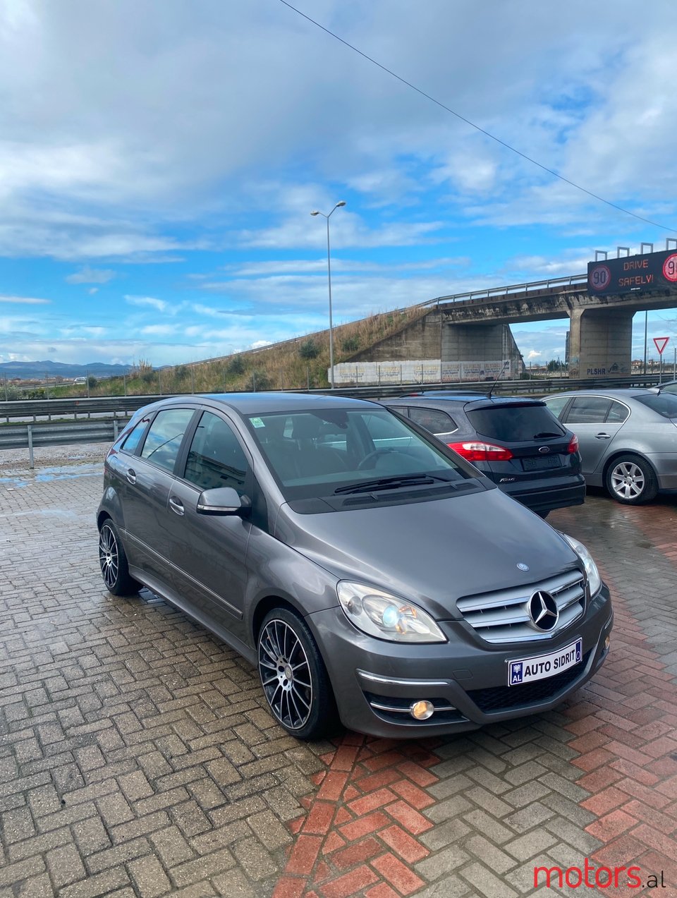 2010' Mercedes-Benz photo #2