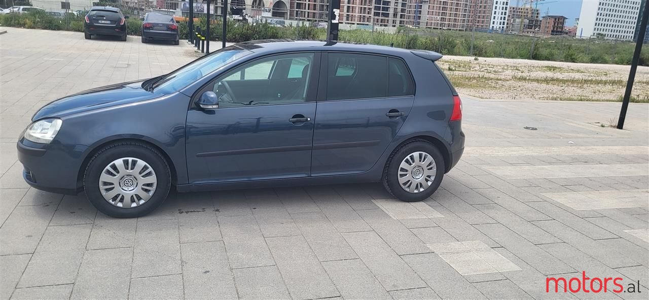 2005' Volkswagen Golf photo #4