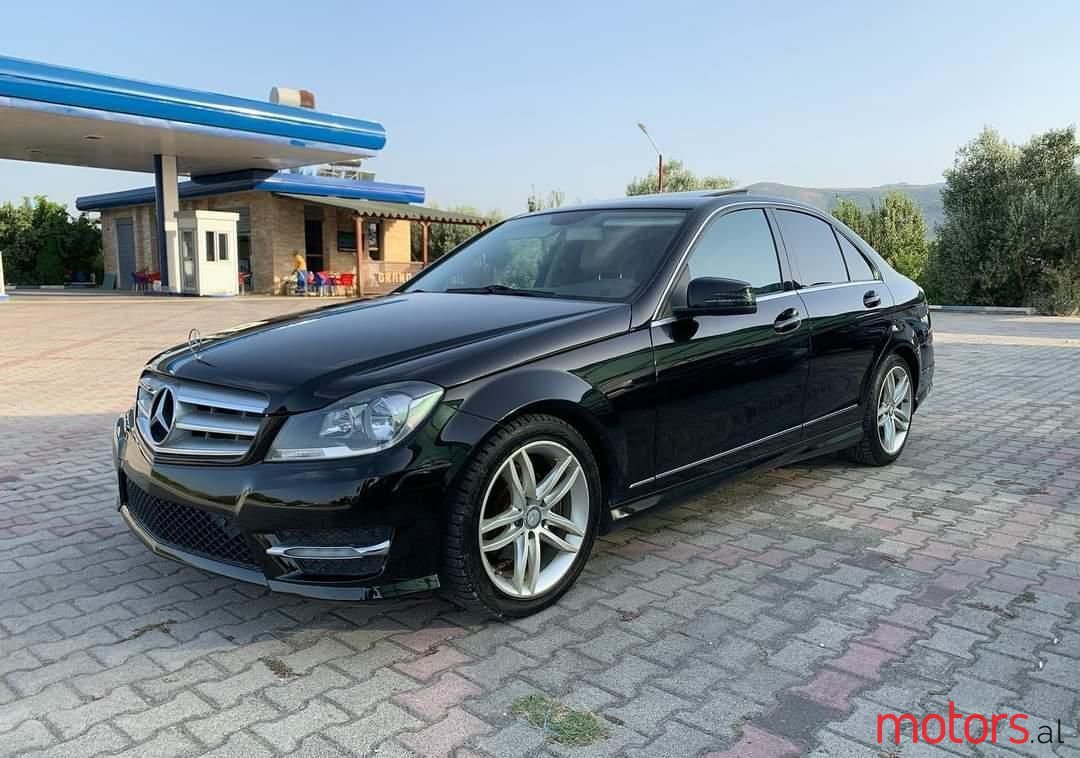 2012' Mercedes-Benz C 250 photo #4
