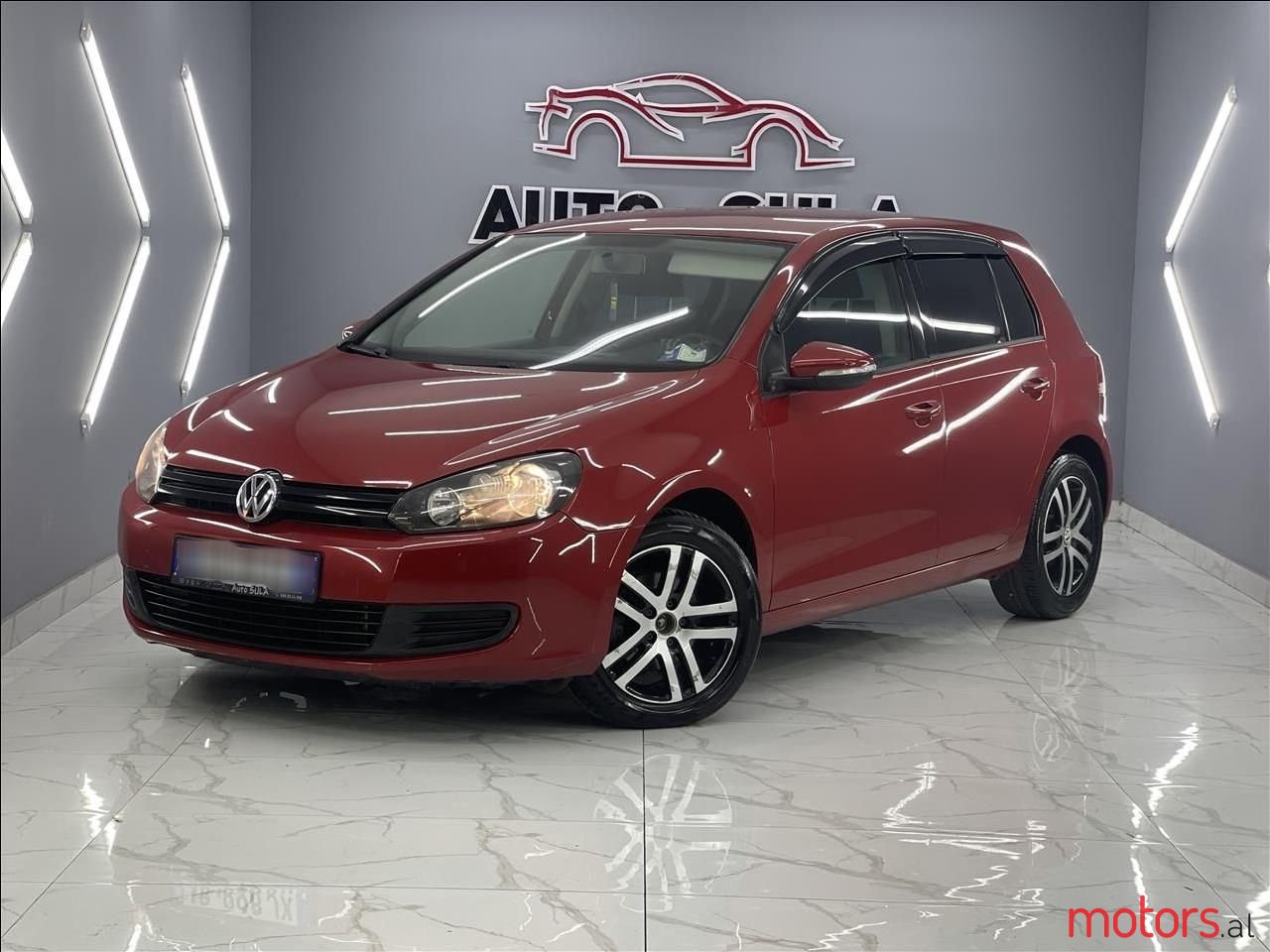 2011' Volkswagen Golf photo #1