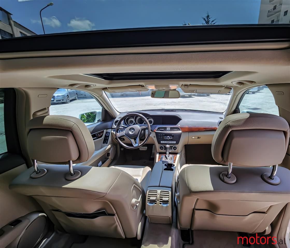 2012' Mercedes-Benz C 300 photo #4