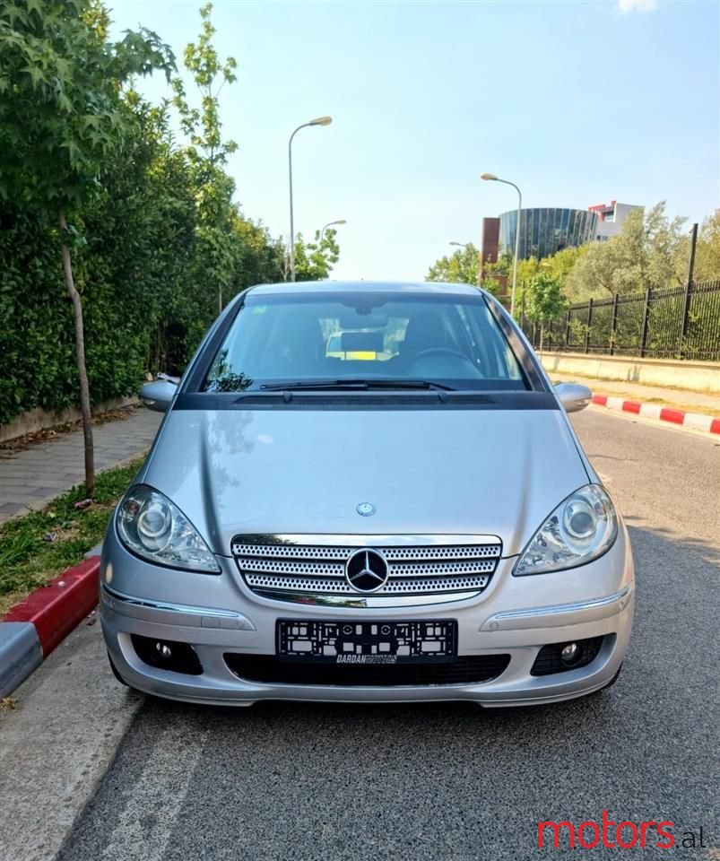 2008' Mercedes-Benz A 180 photo #4