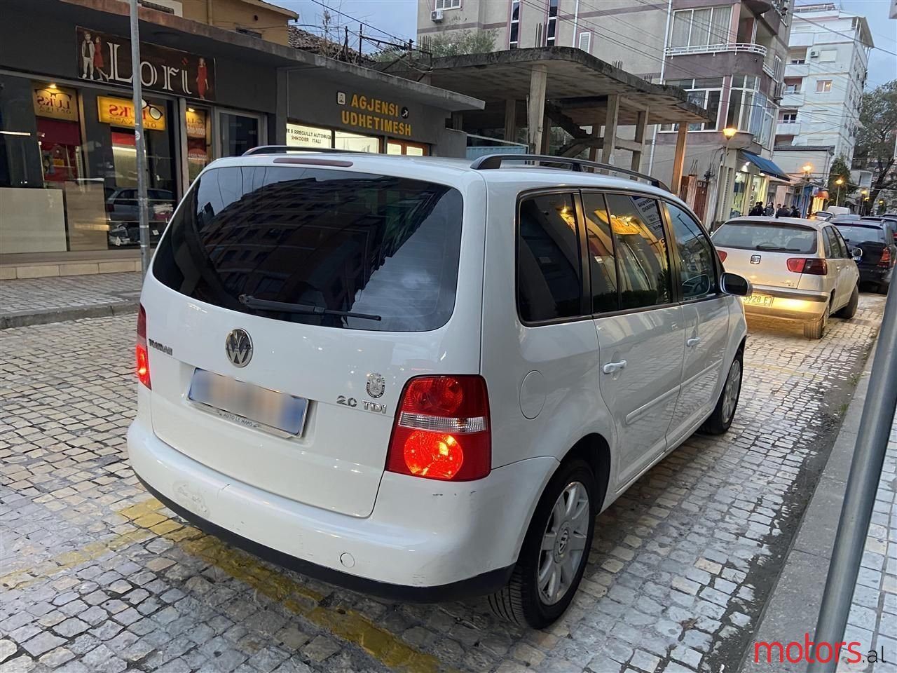 2005' Volkswagen Touran photo #6