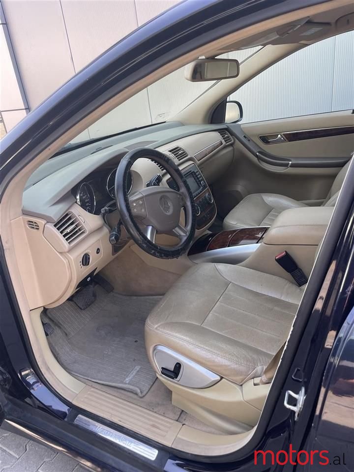 2009' Mercedes-Benz R 320 photo #5