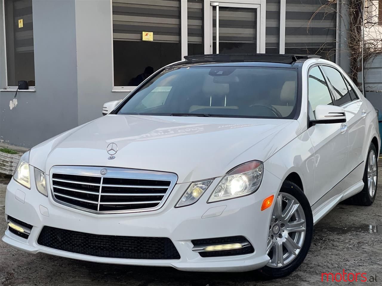 2013' Mercedes-Benz E 350 photo #1