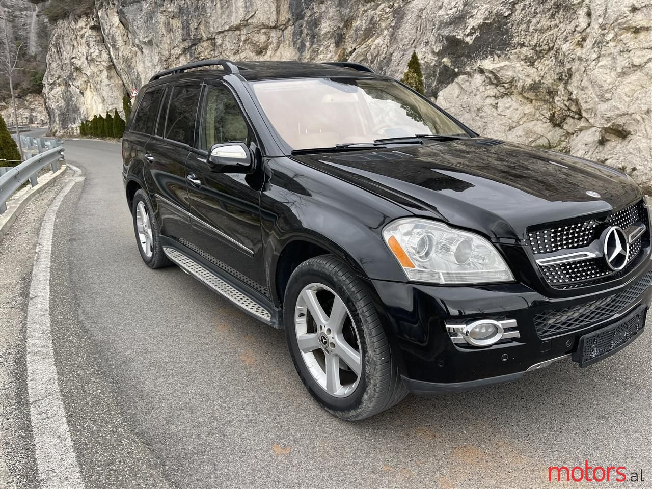 2010' Mercedes-Benz GL 350 photo #2