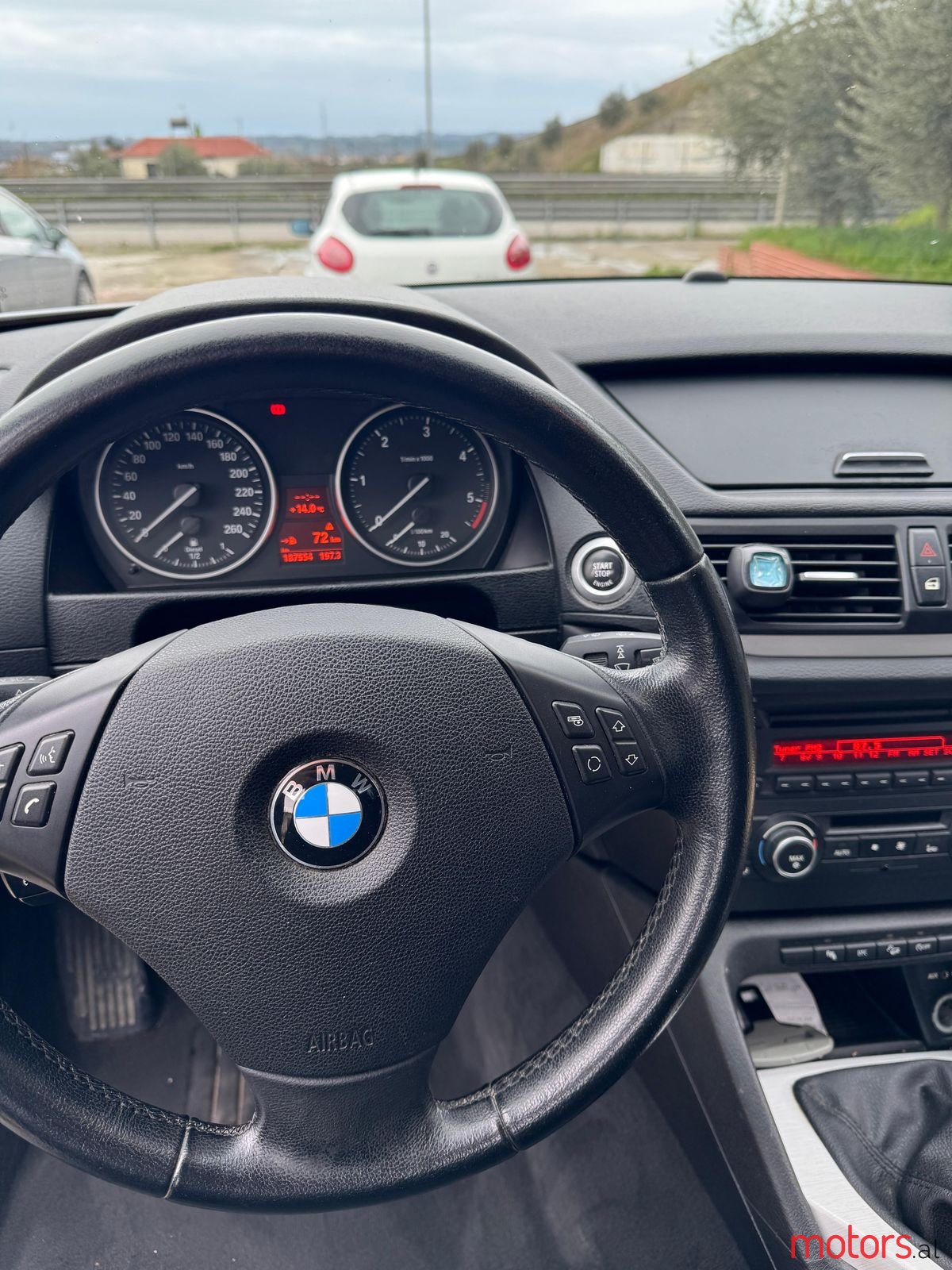 2011' BMW X1 photo #6