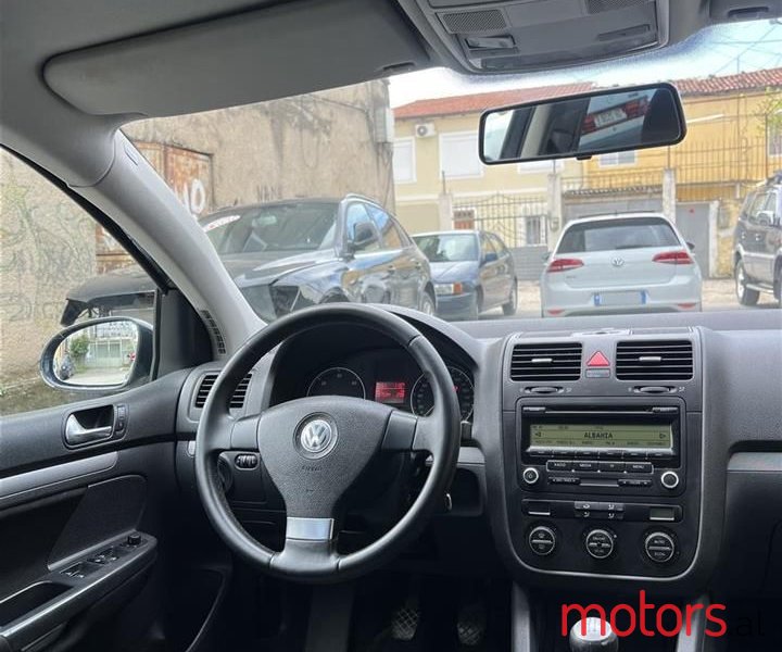 2008' Volkswagen Golf photo #2