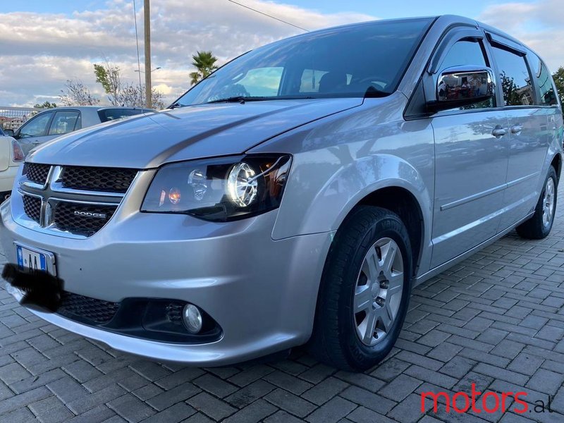 2011' Dodge Grand Caravan photo #1