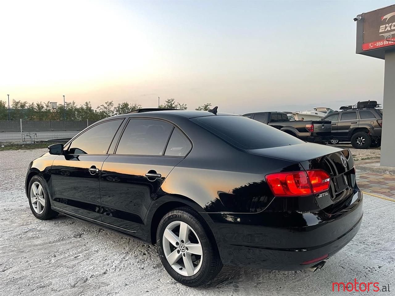 2012' Volkswagen Jetta photo #3