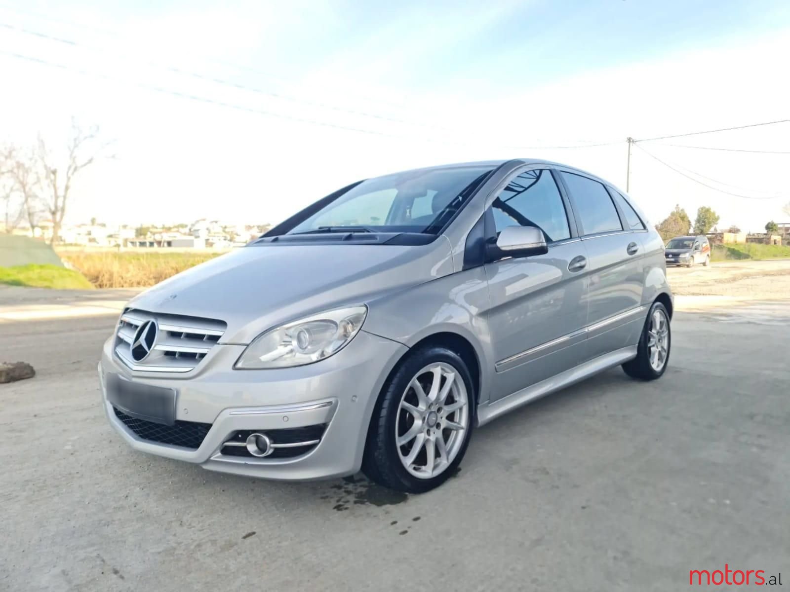 2010' Mercedes-Benz B 180 photo #1