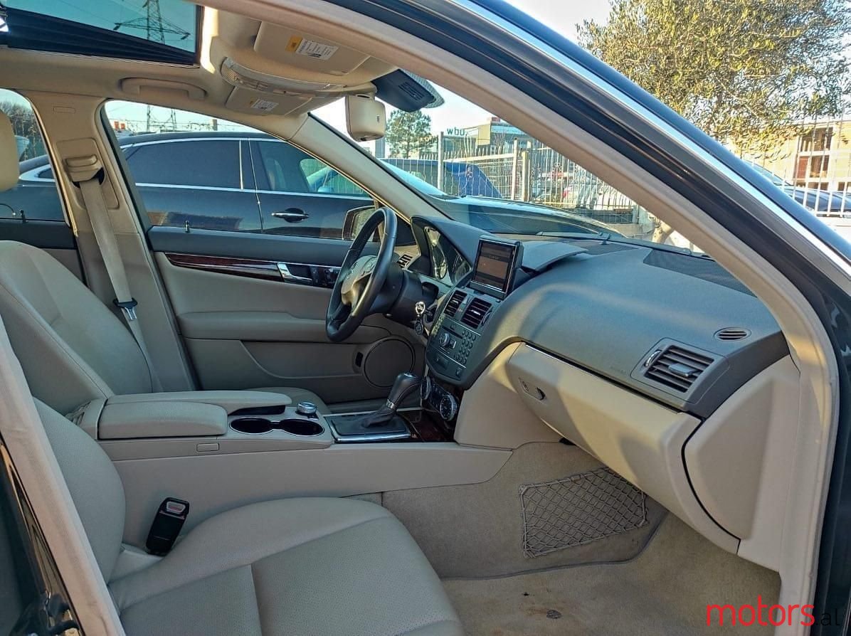 2011' Mercedes-Benz C 300 photo #5