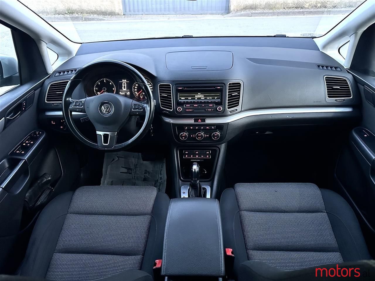 2013' Volkswagen Sharan photo #6