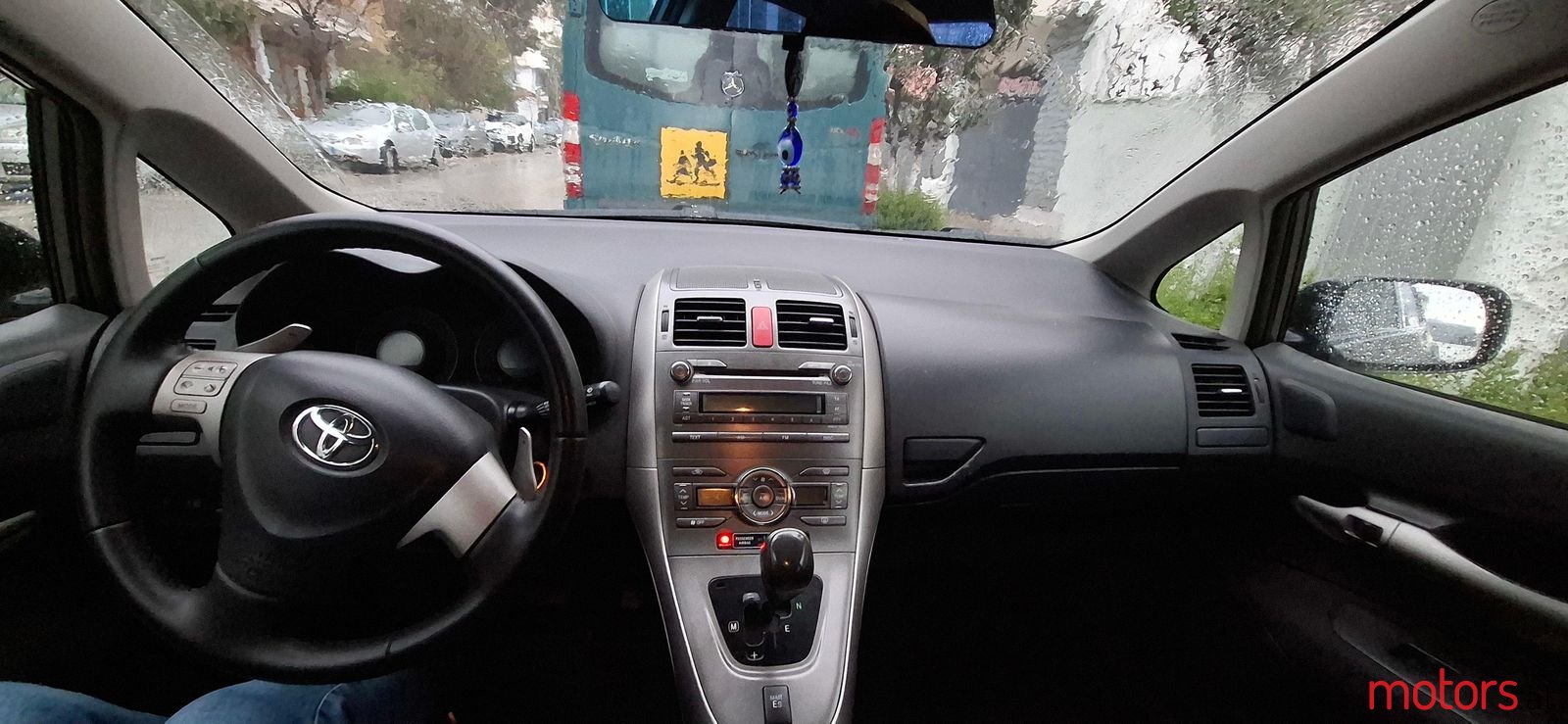 2008' Toyota Auris photo #3