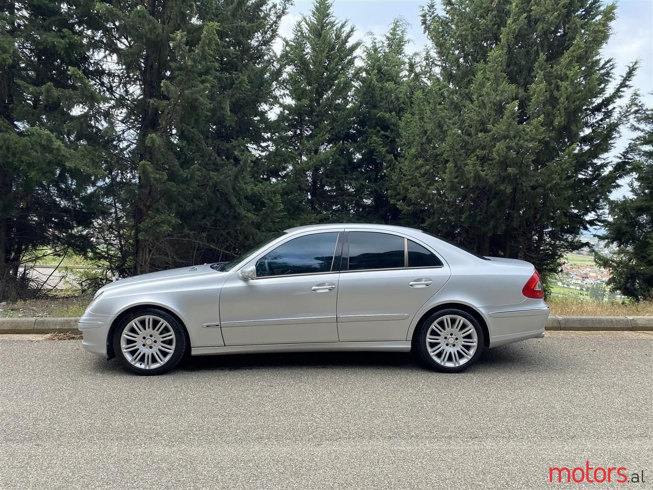 2007' Mercedes-Benz E 280 photo #2