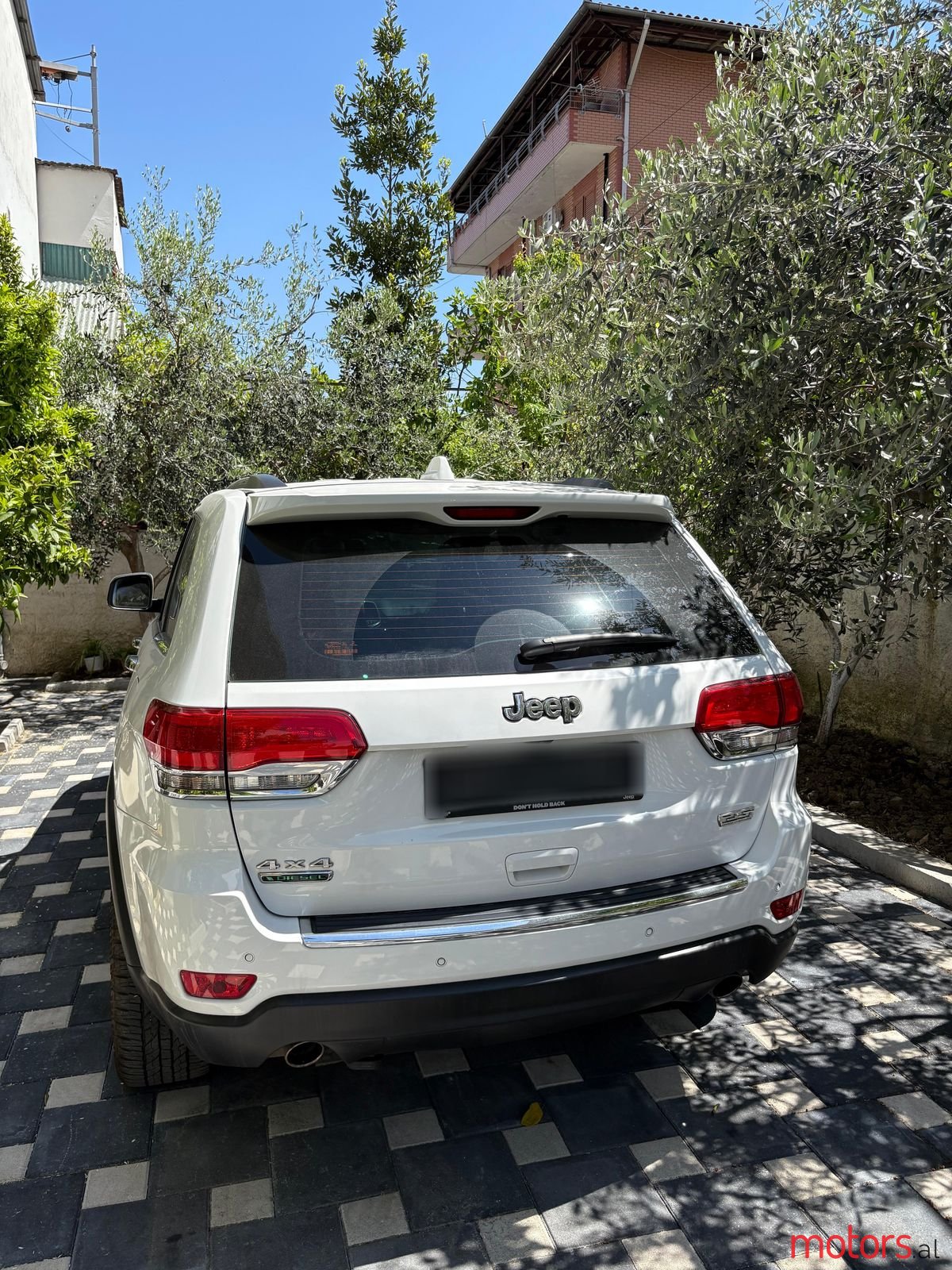 2015' Jeep Grand Cherokee photo #5