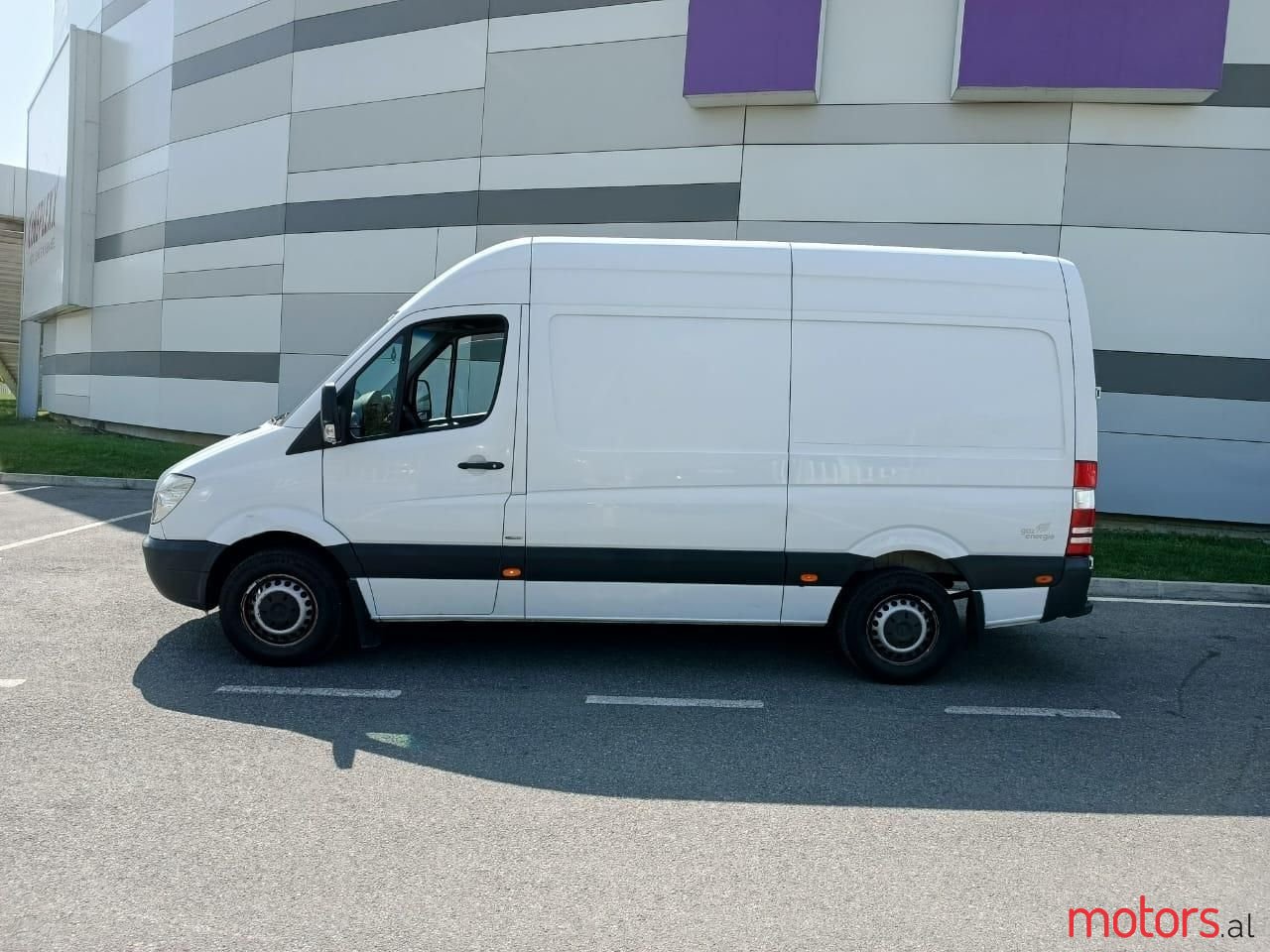 2010' Mercedes-Benz Sprinter photo #1